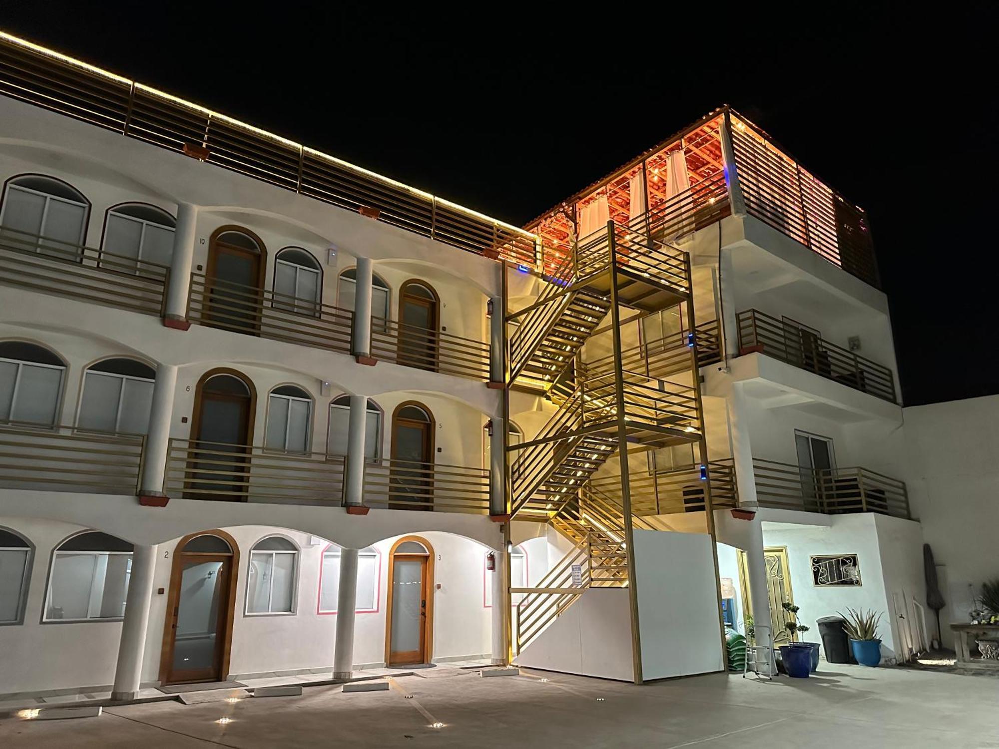 Las Mariposas Mini Suites Росарито Экстерьер фото